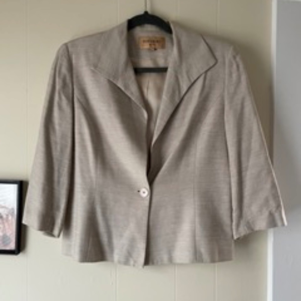 Bergamo by EBI Cropped Collared Beige Blazer